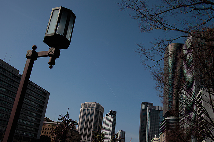 大阪市役所前の街灯。